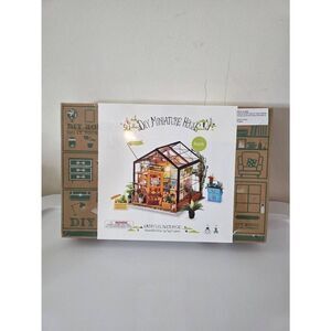 Rolife Cathy's Flower House DIY Miniature kit Brand New
